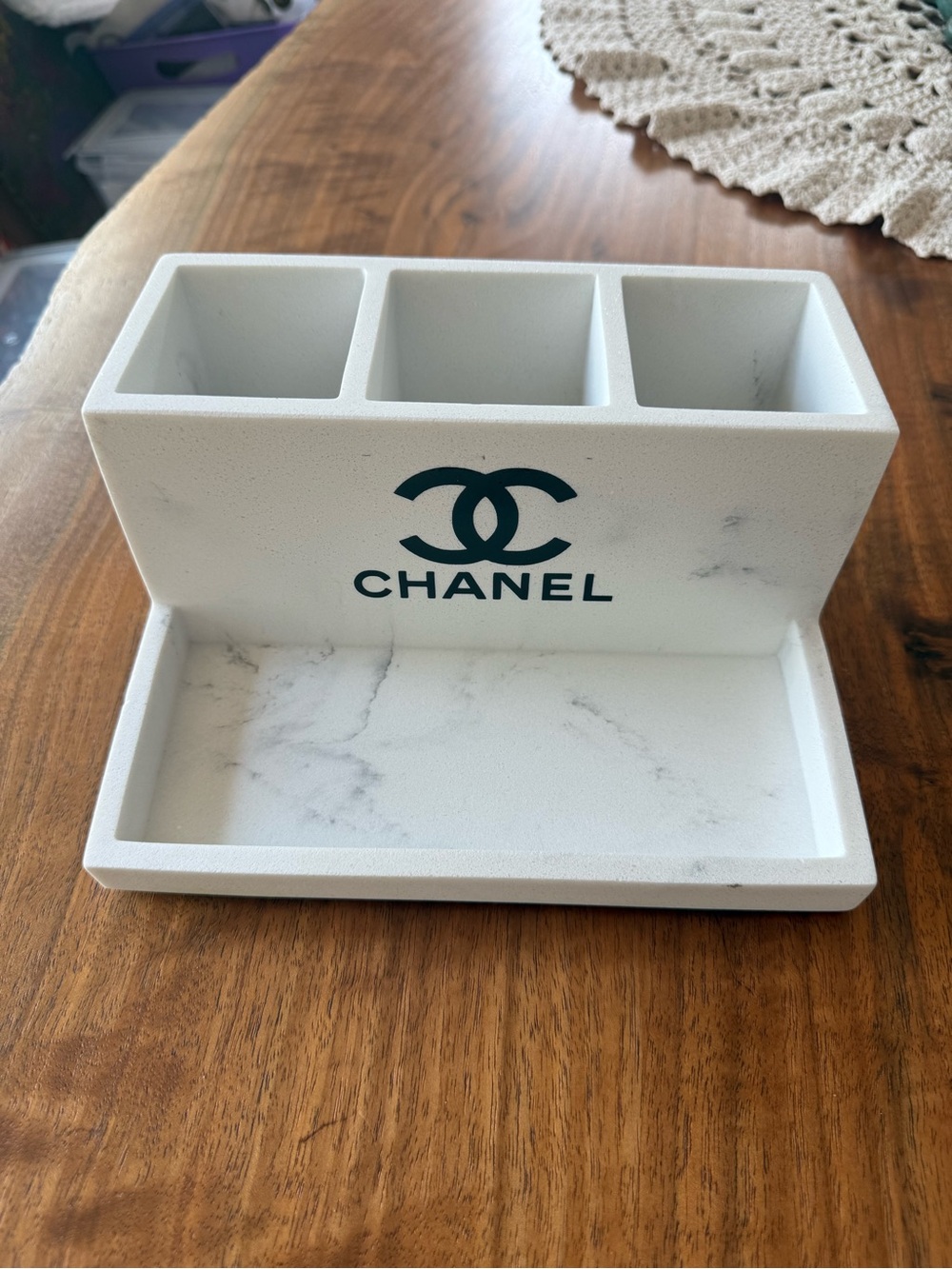 White Marble with Black Logo Cosmetic Organizer Tray - Picture 2 of 13